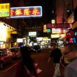 -Hong Kong by night 